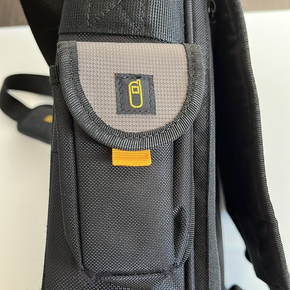 Targus 13” Shoulder/Messenger Laptop Bag with Strap - Picture 8 of 12